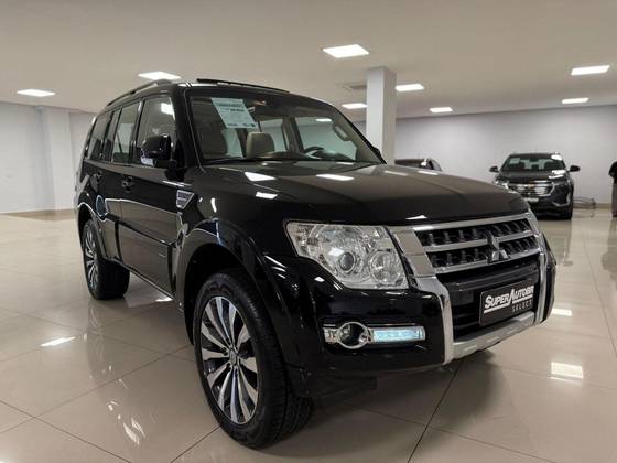 MITSUBISHI PAJERO FULL 3.2 HPE 4X4 16V TURBO INTERCOOLER DIESEL 4P AUTOMÁTICO MITSUBISHI PAJERO FULL 3.2 HPE 4X4 16V TURBO INTERCOOLER DIESEL 4P AUTOMÁTICO